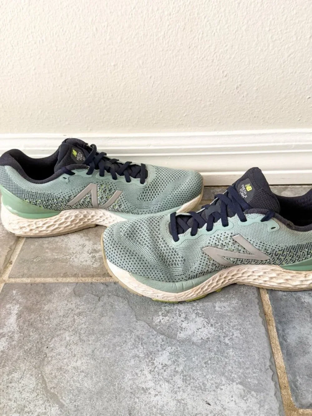 New Balance Fresh Foam 880 Womens 9.5 Green Running Shoes Athletic